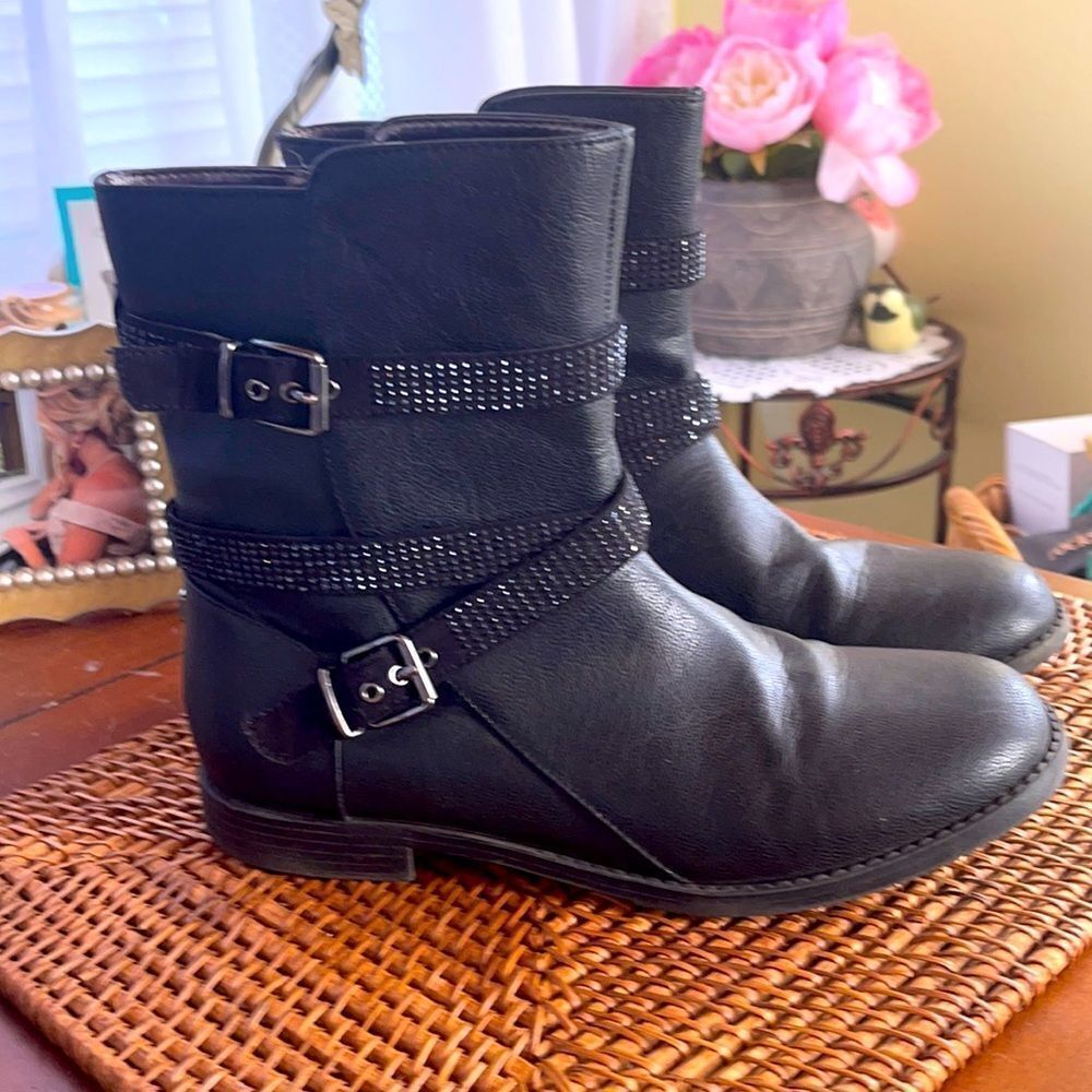 *Ivanka Trump* Sz 5 Low Black “Treasure” Moto Bling Belted Buckle Boots